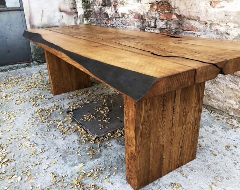Stół drewniany do ogrodu