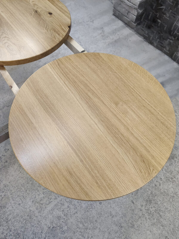 Blat restauracyjny okrągły Okrągły blat restauracyjny z litego drewna.