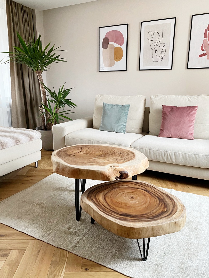 Stolik kawowy drewniany w stylu skandynawskim