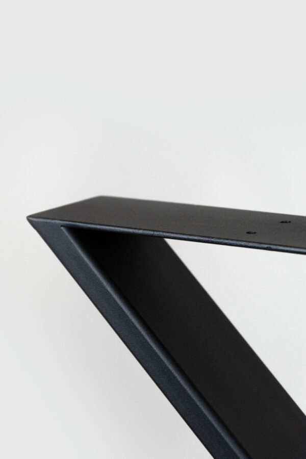 Nogi stalowe BROSA profil X Nogi stalowe BROSA profil X – czarne, loftowe, wykonane na wymiar