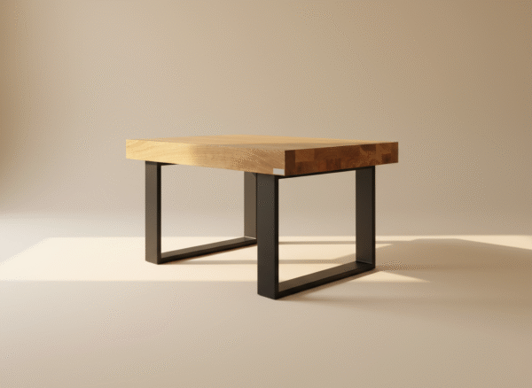 Stolik drewniany ZOR Stolik drewniany ZOR – naturalny blat, czarne metalowe nogi