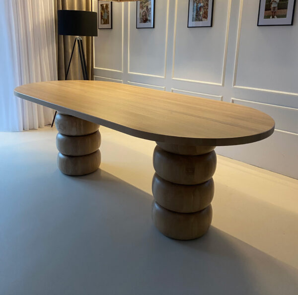 Drewniany stół Galicja Stół drewniany Galicja – masywne nogi toczone, elegancki design