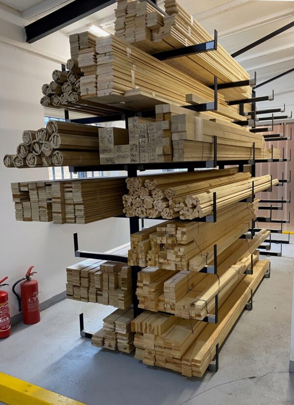 listwa-przypodłogowa-cokol-drewno-lite Listwa przypodłogowa wklęsły wys. 5 cm cokół drewno SOSNA 50x25mm