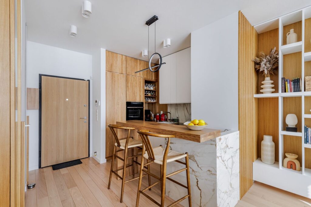 Meble na zamówienie – kiedy to dobra inwestycja, a kiedy lepsze są meble gotowe? 2 meble na zamowienie mckapka warszawa