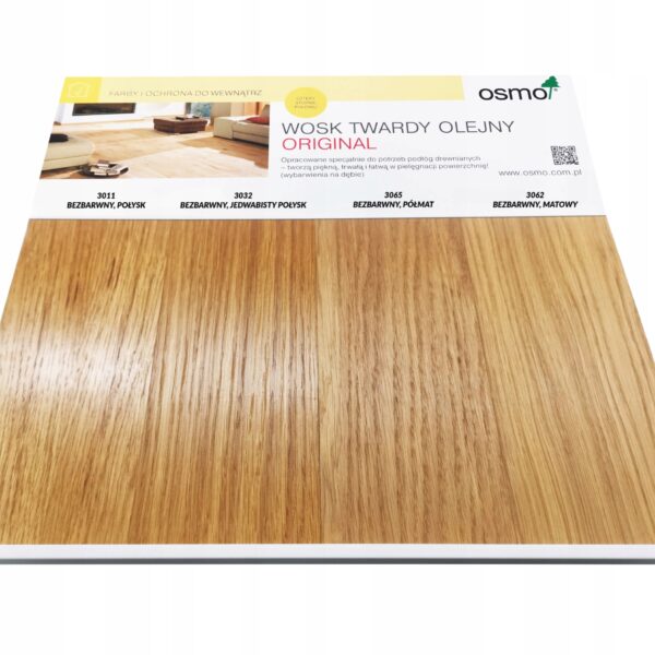 Próbka drewna zabezpieczona OSMO Wosk Twardy Olejny Original